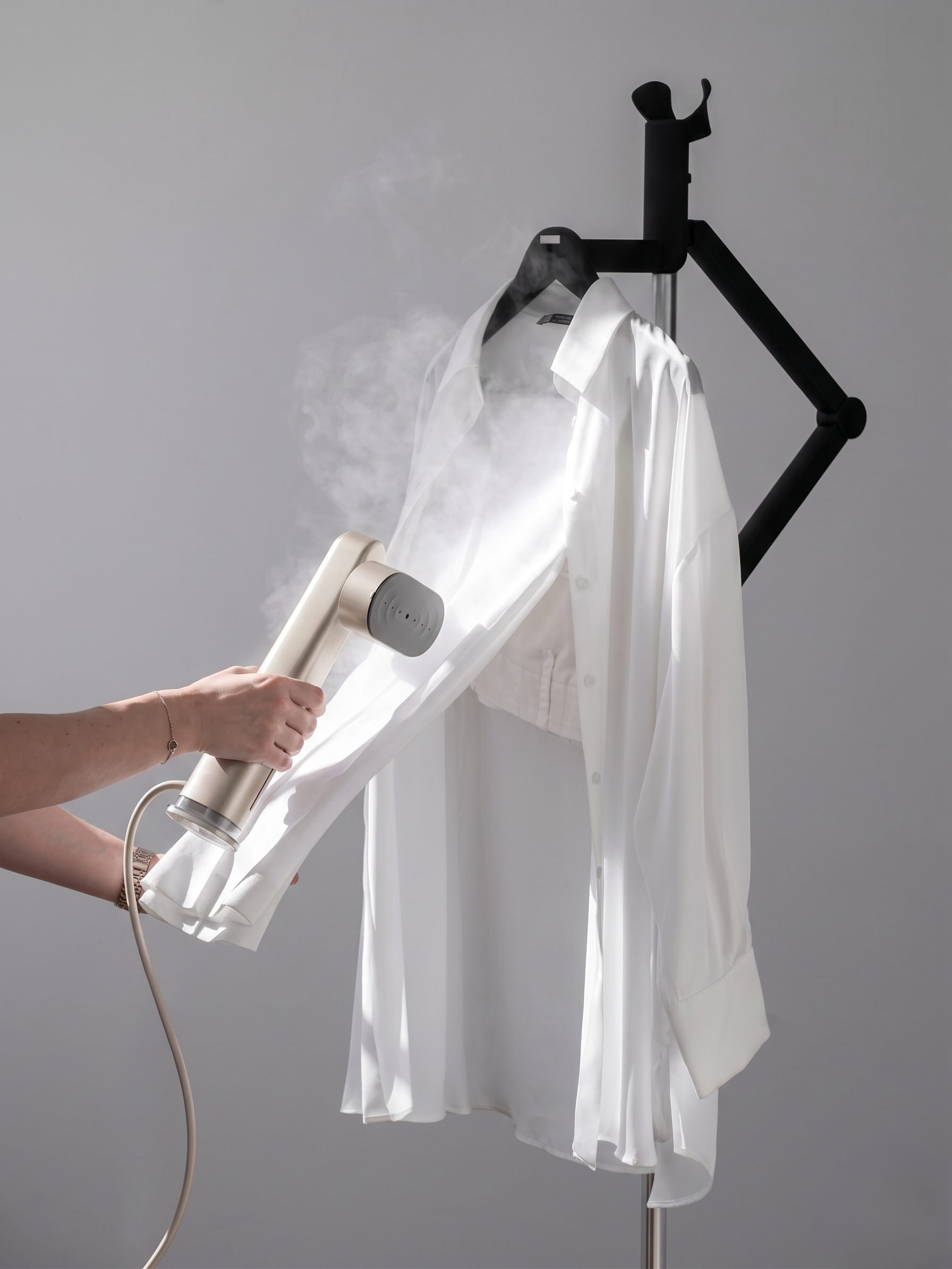 Wrinkle-Free Confidence Every Day with the OWNAIR 2 in 1 Handheld Steam Iron